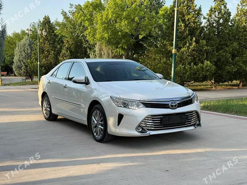 Toyota Camry, 2016
