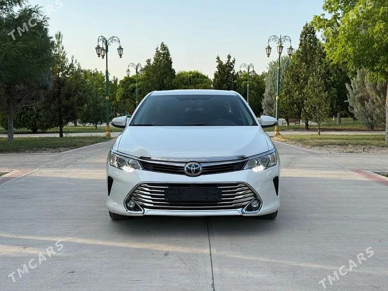 Toyota Camry, 2016