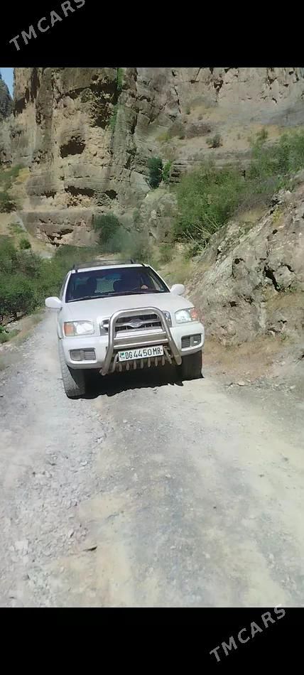 Nissan Pathfinder, 2002
