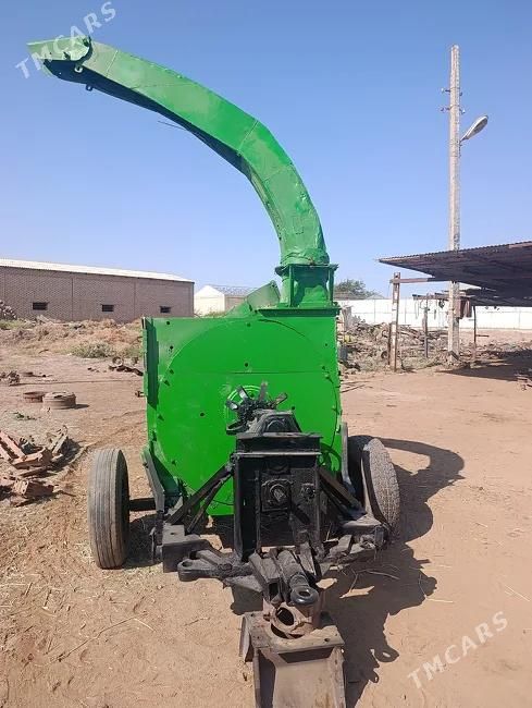 MTZ 82, 2023