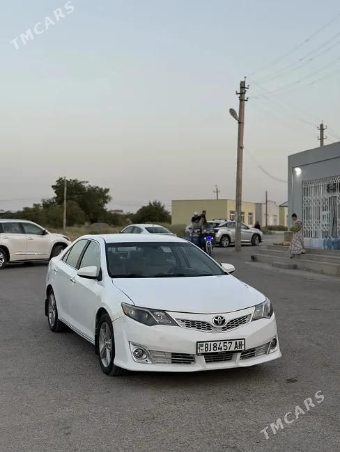 Toyota Camry, 2012