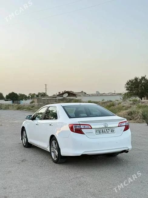 Toyota Camry, 2012
