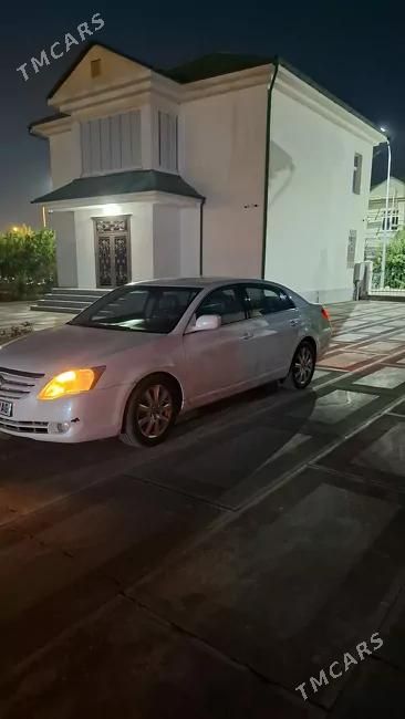 Toyota Avalon, 2005
