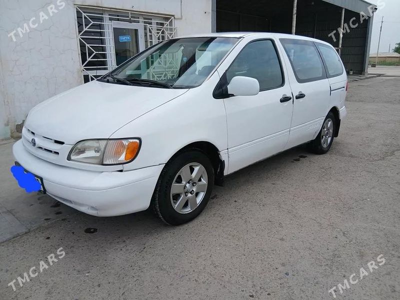 Toyota Sienna, 2001