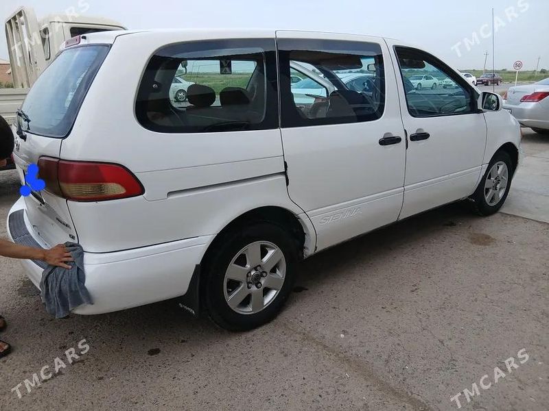 Toyota Sienna, 2001
