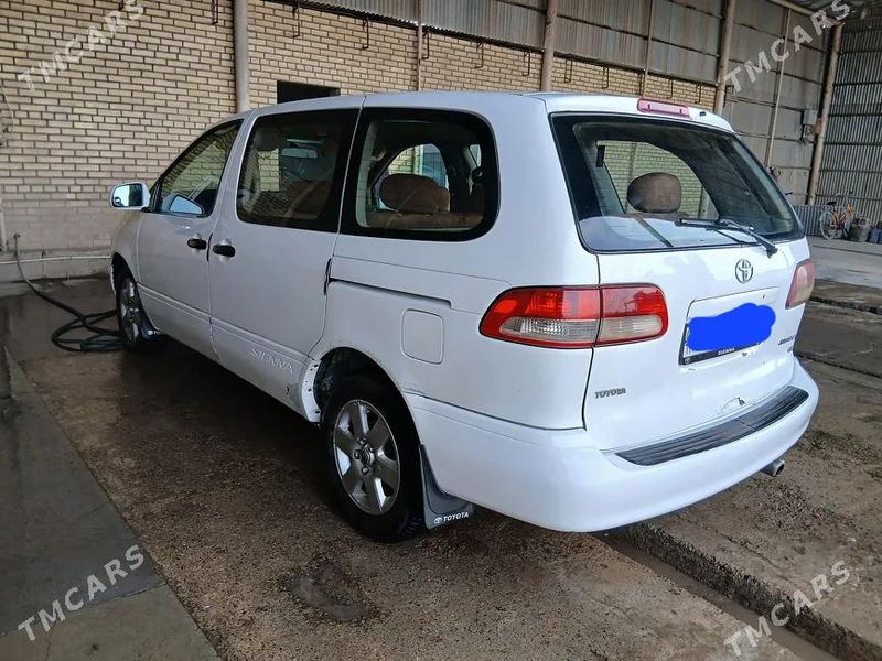 Toyota Sienna, 2001