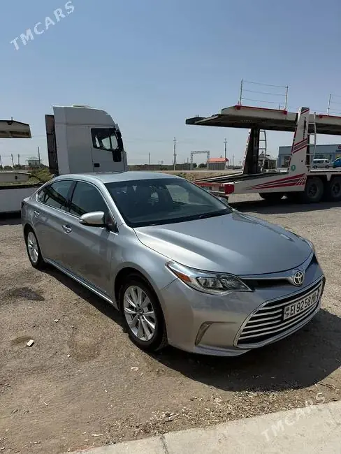 Toyota Avalon, 2018 — фото 1