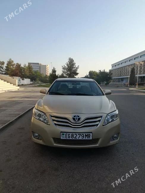 Toyota Camry, 2011