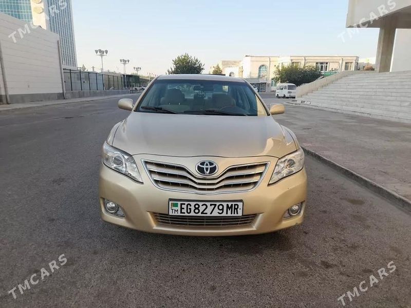 Toyota Camry, 2011