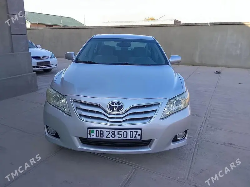 Toyota Camry, 2010 — фото 2
