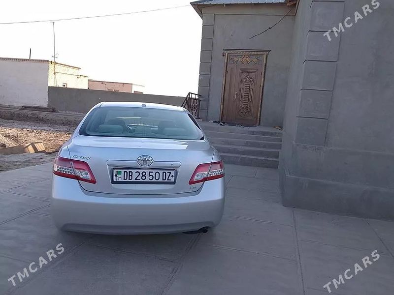 Toyota Camry, 2010
