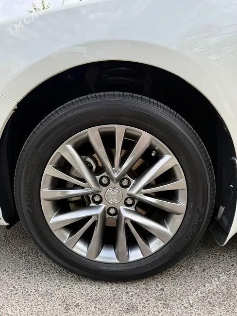 Toyota Camry, 2015