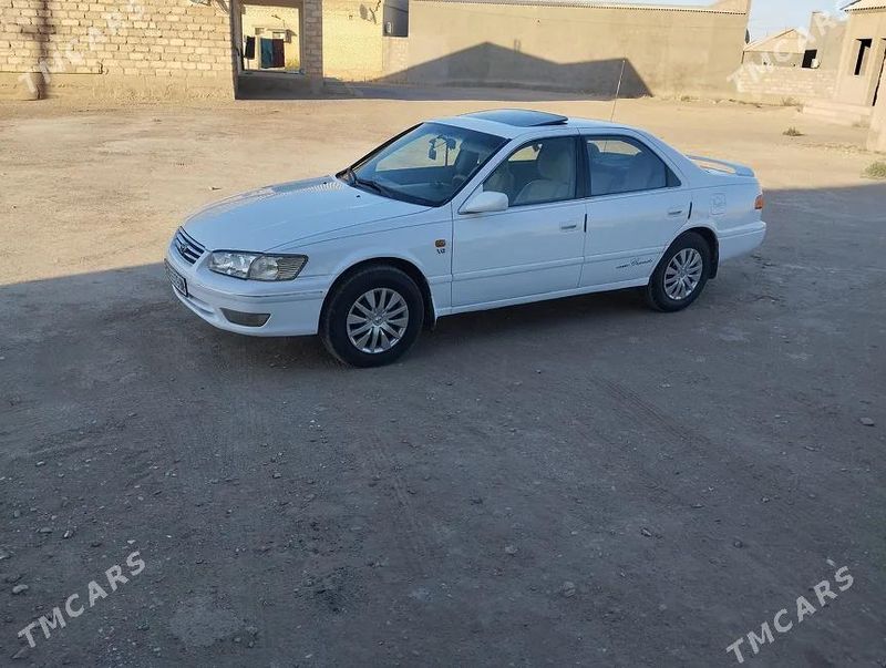Toyota Camry, 2001