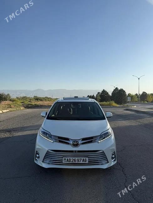 Toyota Sienna, 2019