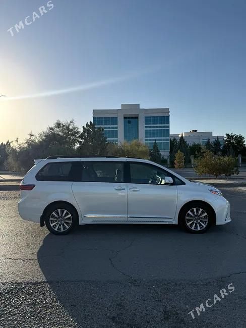 Toyota Sienna, 2019