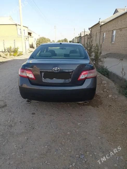 Toyota Camry, 2010