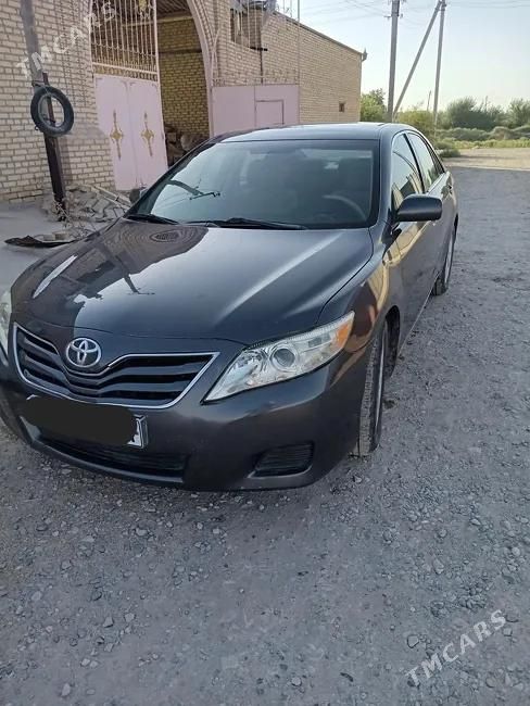 Toyota Camry, 2010