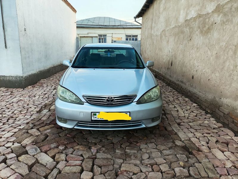 Toyota Camry, 2004