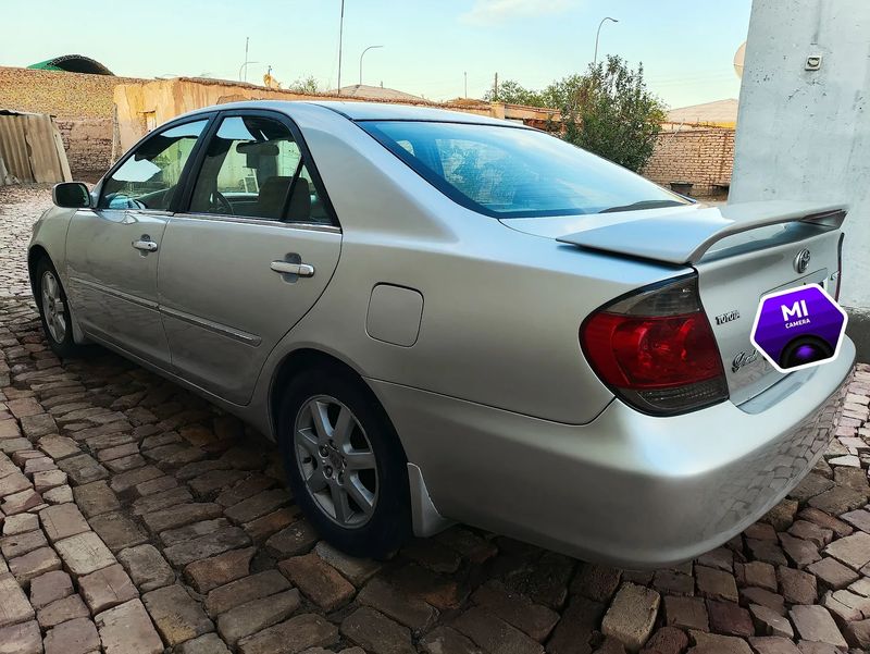 Toyota Camry, 2004