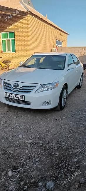 Toyota Camry, 2010