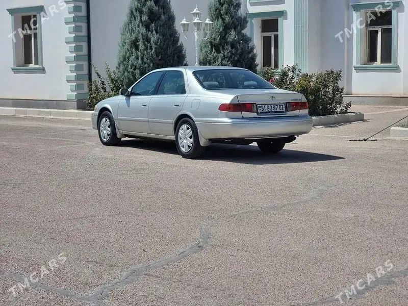 Toyota Camry, 2001 — фото 1