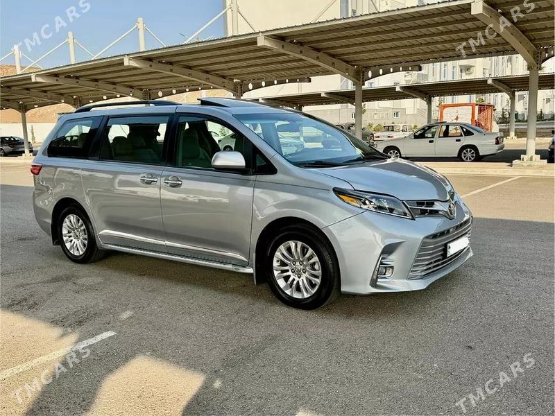 Toyota Sienna, 2016