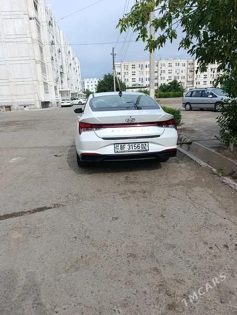 Hyundai Elantra, 2021