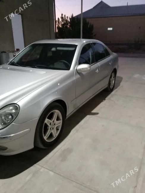 Mercedes-Benz E320, 2003