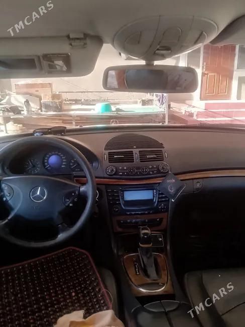 Mercedes-Benz E320, 2003