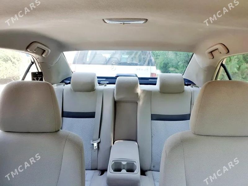 Toyota Camry, 2011