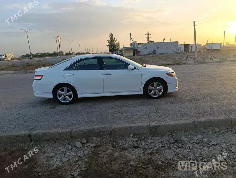 Toyota Camry, 2010
