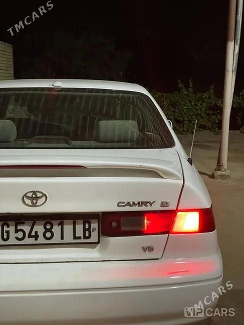 Toyota Camry, 1999