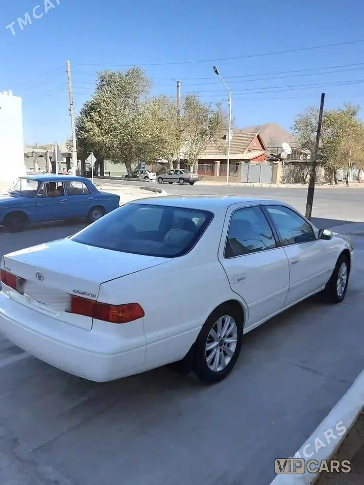 Toyota Camry, 2001