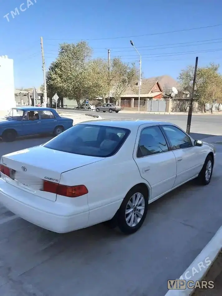 Toyota Camry, 2001 — фото 2