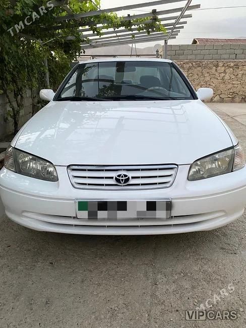 Toyota Camry, 2001