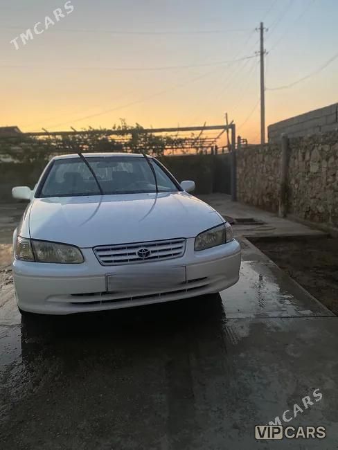 Toyota Camry, 2001
