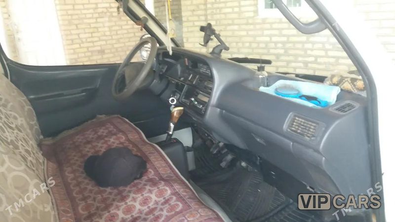 Toyota Hiace, 1998