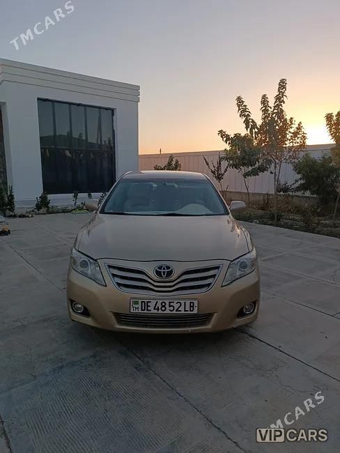 Toyota Camry, 2011