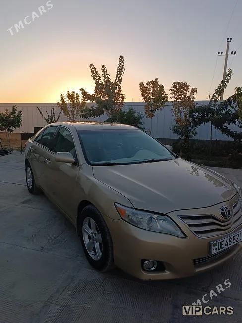 Toyota Camry, 2011
