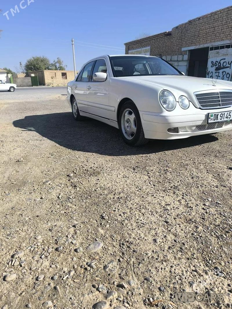 Mercedes-Benz E320, 2002