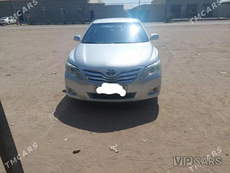 Toyota Camry, 2010