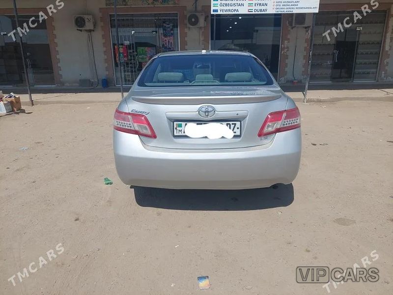 Toyota Camry, 2010