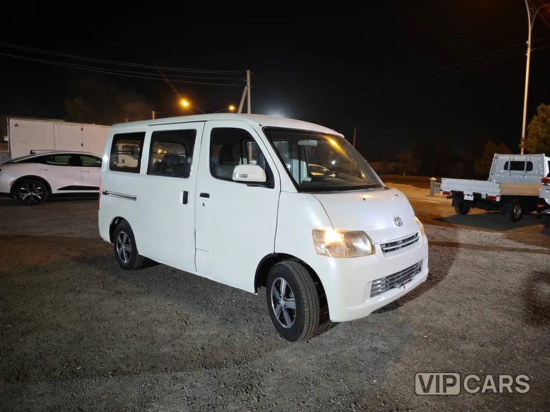 Toyota Hiace, 2024