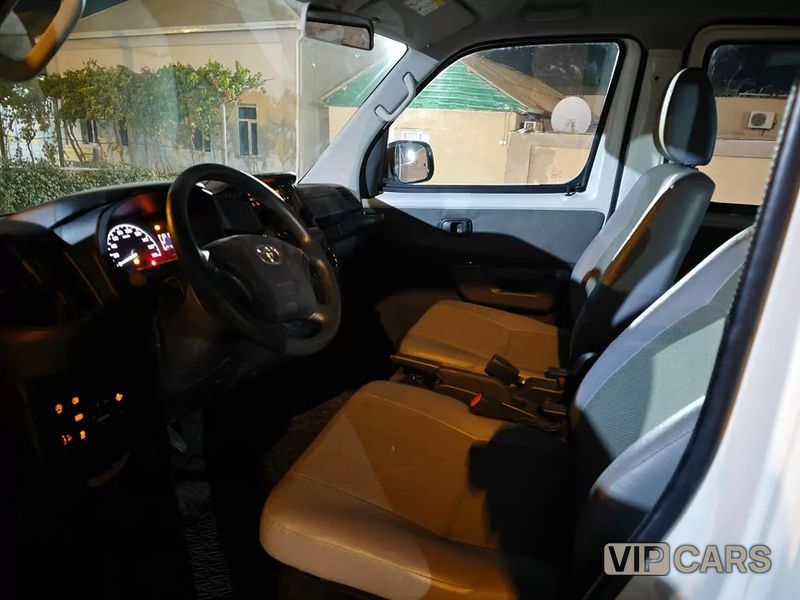 Toyota Hiace, 2024