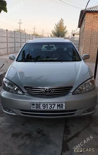 Toyota Camry, 2004