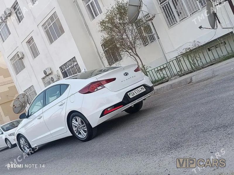 Hyundai Elantra, 2020