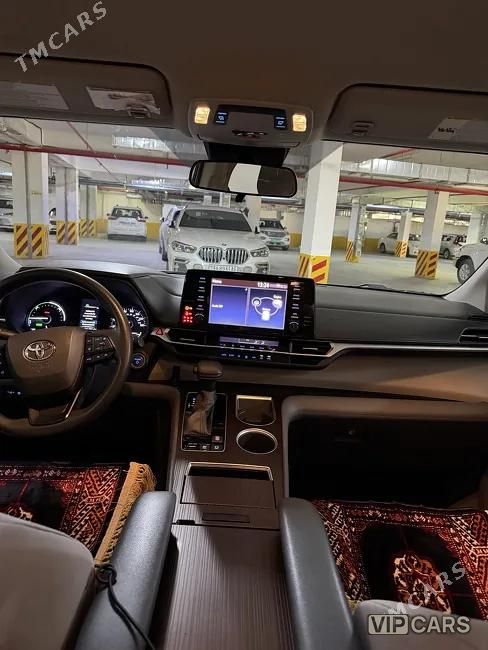 Toyota Sienna, 2022