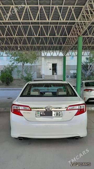 Toyota Camry, 2012