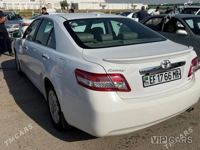 Toyota Camry, 2010