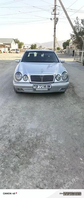 Mercedes-Benz E320, 1999